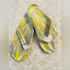 CROCS Yellow, Gray & White Marbled Flip Flops